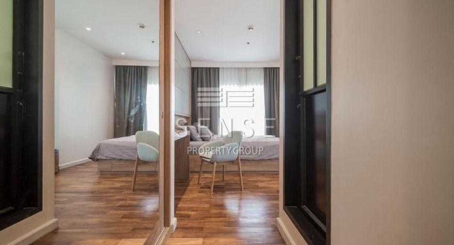 For rent 2 bedrooms condo in Watthana, Bangkok