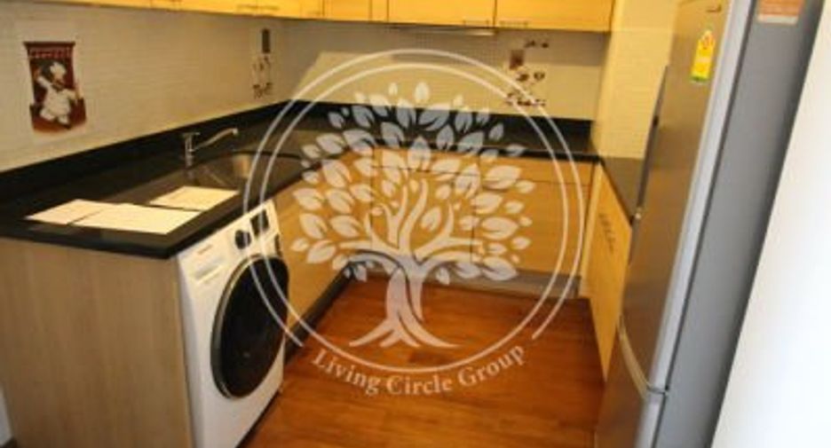 For rent 2 bedrooms condo in Pathum Wan, Bangkok