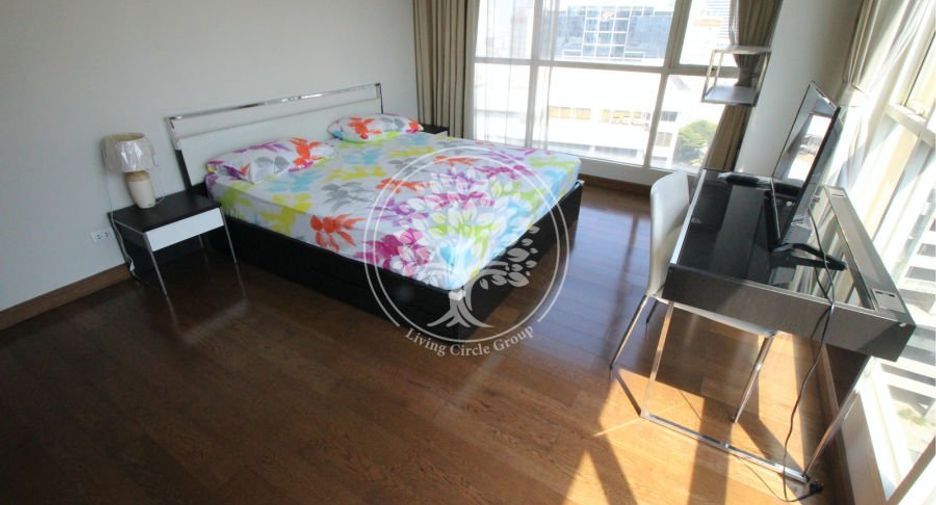 For rent 2 bedrooms condo in Pathum Wan, Bangkok