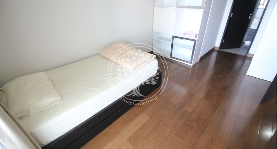 For rent 2 bedrooms condo in Pathum Wan, Bangkok