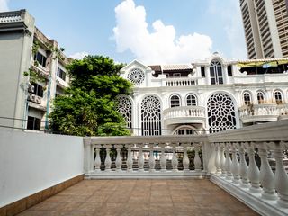 For rent 4 bed office in Khlong Toei, Bangkok