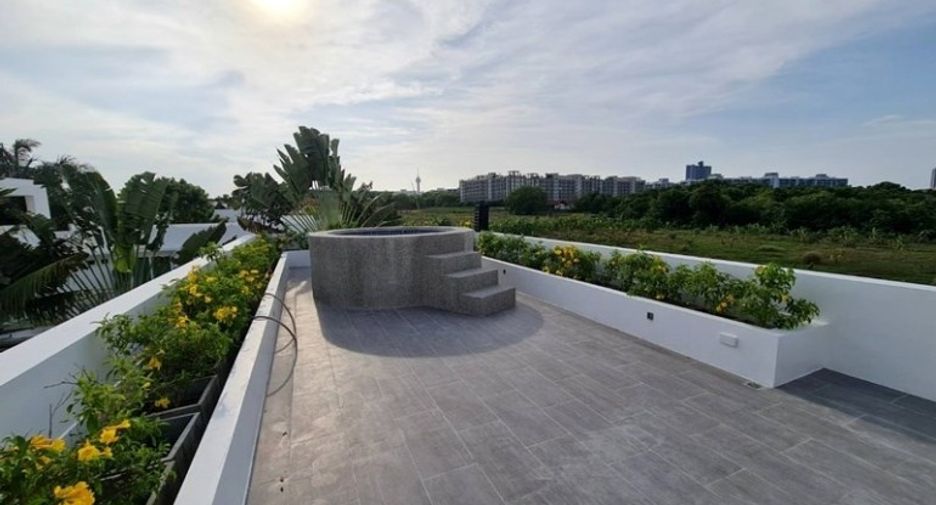 For sale 5 bedrooms house in Bang Lamung, Chonburi