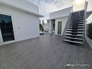 Haus zum Kauf mit 5 Zimmer in Bang Lamung, Chonburi