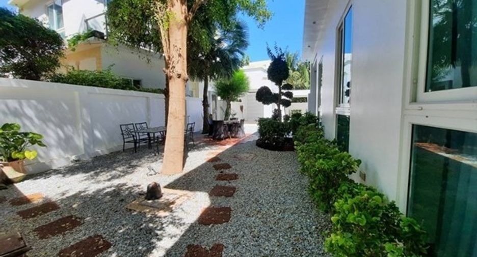 For sale 5 bedrooms house in Bang Lamung, Chonburi