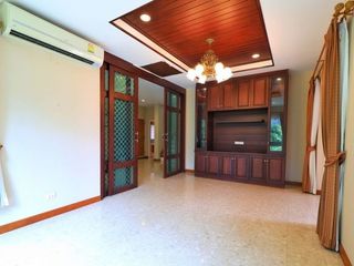 For sale 3 bedrooms house in Taling Chan, Bangkok