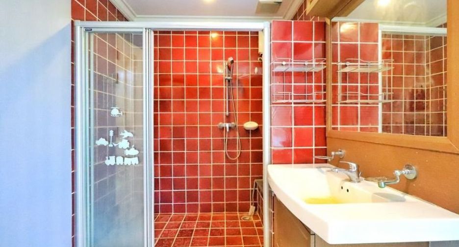 For sale 3 bedrooms house in Taling Chan, Bangkok