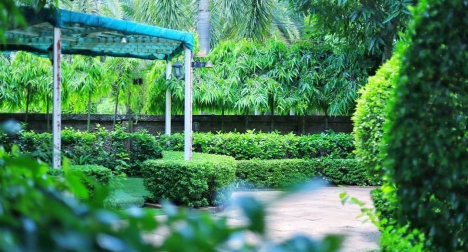 For sale 3 bedrooms house in Taling Chan, Bangkok