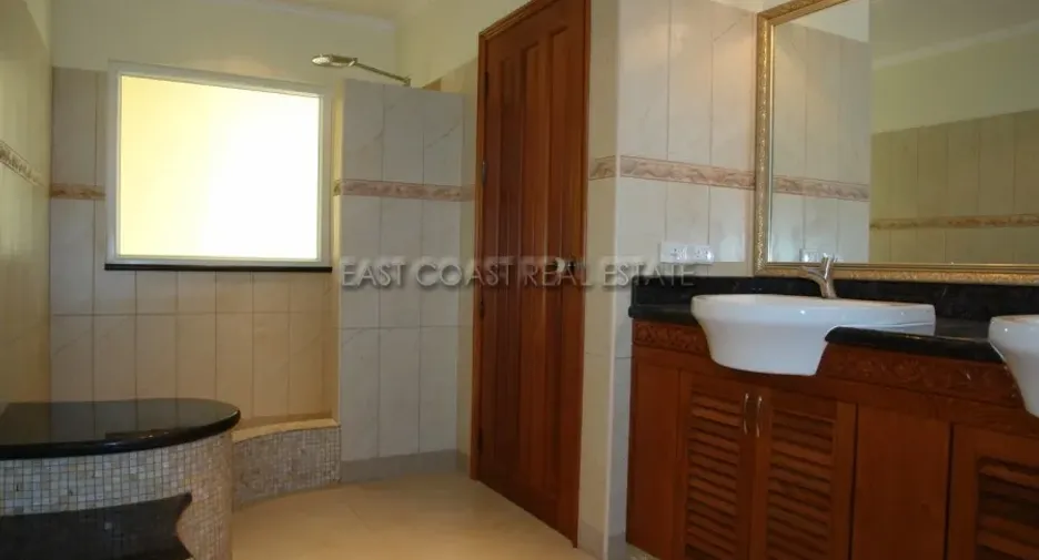 ขาย 5 ห้องนอน บ้านเดี่ยว ใน จอมเทียน, พัทยา
