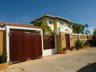 Casa en venta de 5 habitaciones en Bang Lamung, Chonburi