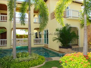 Casa en venta de 5 habitaciones en Bang Lamung, Chonburi