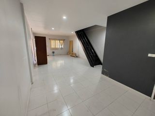 For sale 2 bed townhouse in Phra Khanong, Bangkok