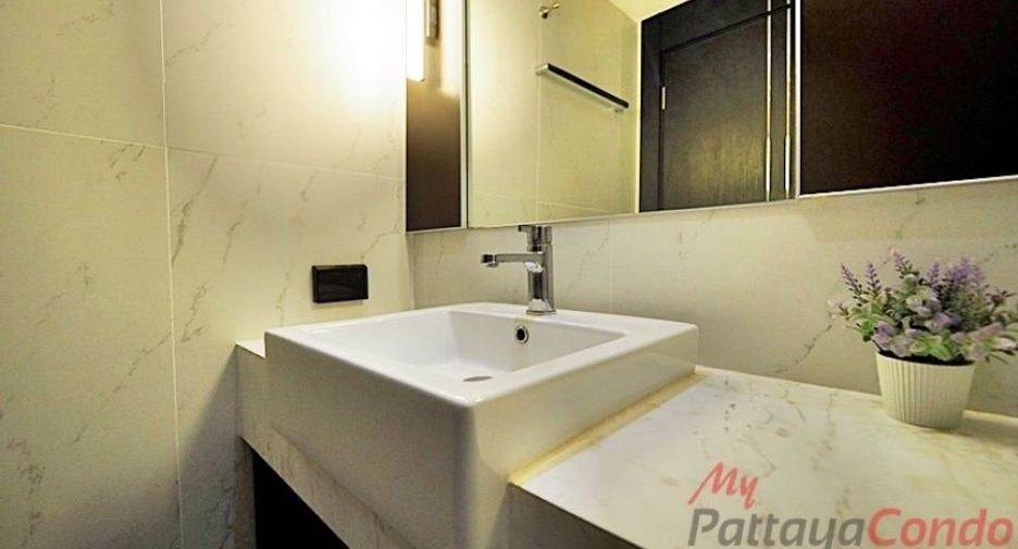 For sale 1 bed condo in Bang Lamung, Chonburi