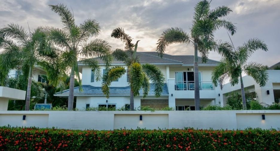 For rent 4 bedrooms house in Bang Lamung, Chonburi