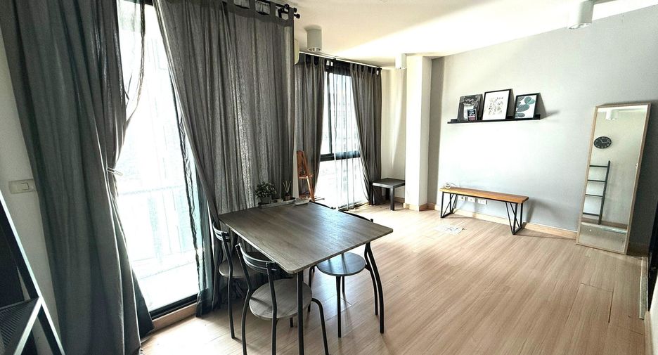 For sale 2 Beds condo in Huai Khwang, Bangkok