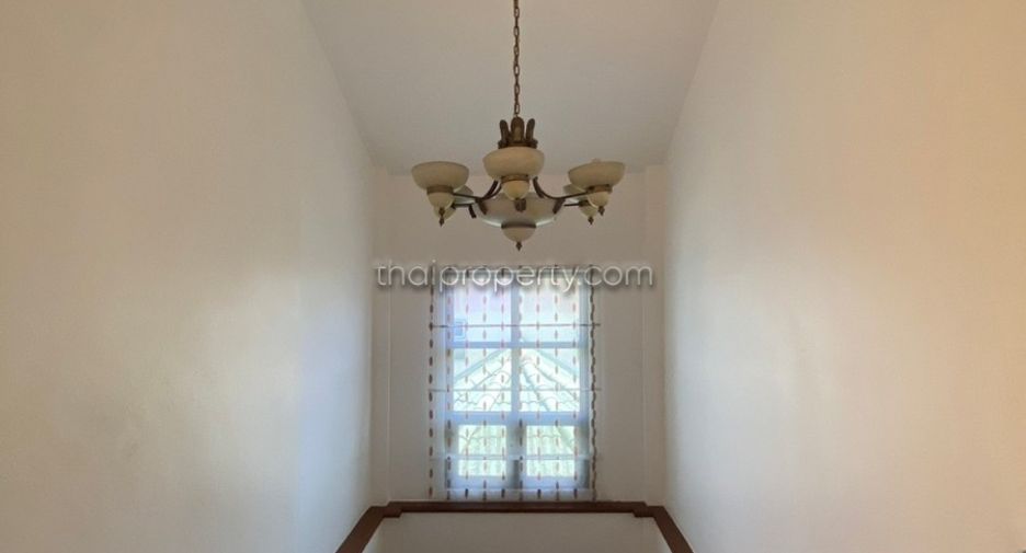 For sale 4 bedrooms house in Bang Lamung, Chonburi