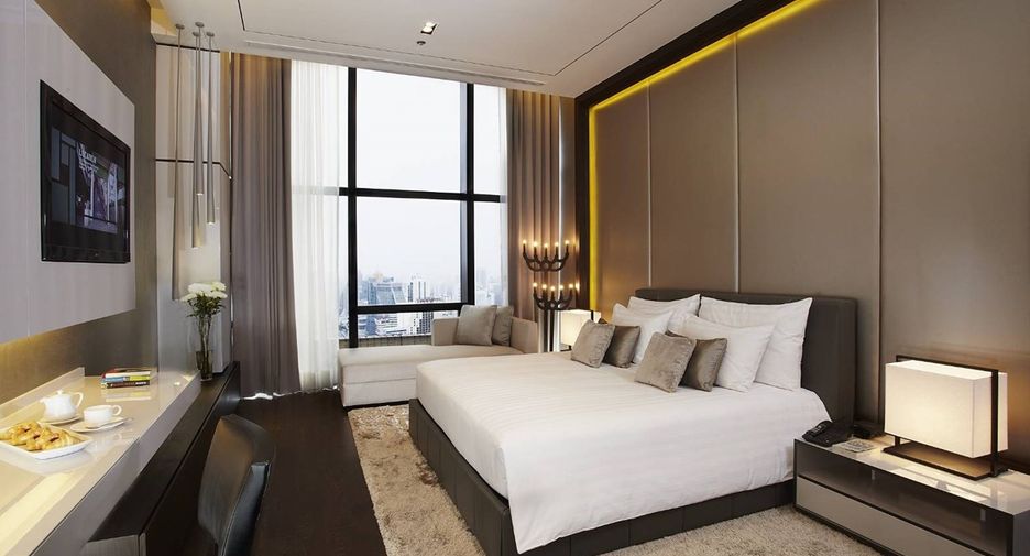For rent 3 bedrooms condo in Khlong Toei, Bangkok