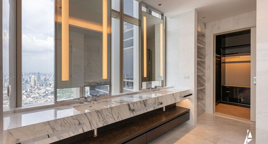 For rent 4 bedrooms condo in Bang Kho Laem, Bangkok