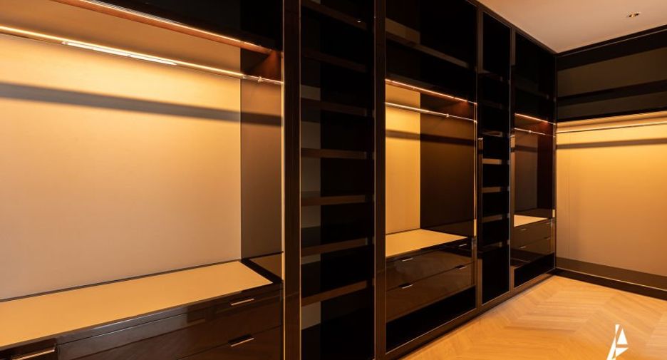 For rent 4 bedrooms condo in Bang Kho Laem, Bangkok