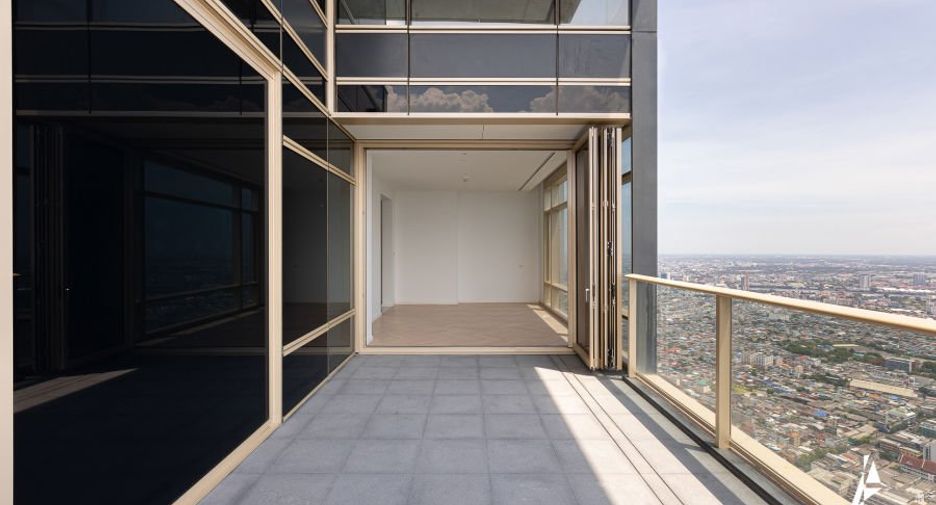 For rent 4 bedrooms condo in Bang Kho Laem, Bangkok