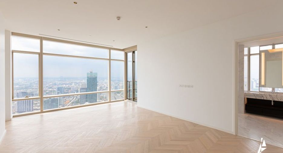 For rent 4 bedrooms condo in Bang Kho Laem, Bangkok