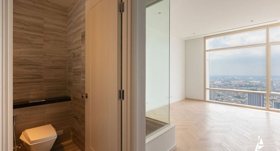 For rent 4 bedrooms condo in Bang Kho Laem, Bangkok