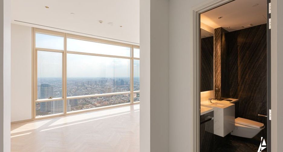 For rent 4 bedrooms condo in Bang Kho Laem, Bangkok