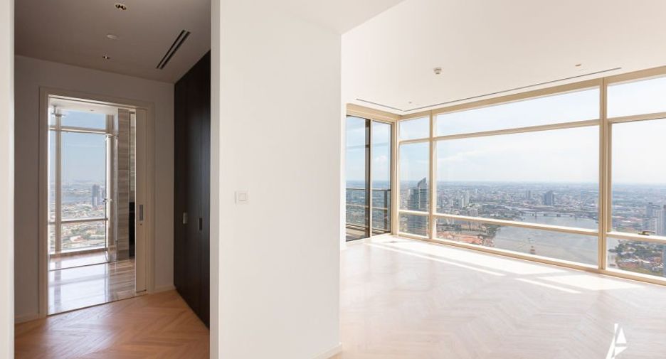 For rent 4 bedrooms condo in Bang Kho Laem, Bangkok