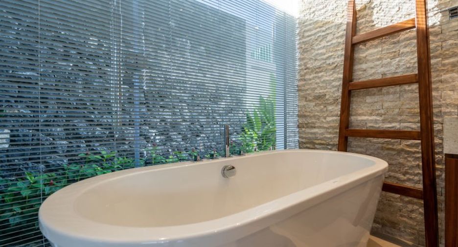 For rent and for sale 4 bedrooms villa in Thalang, Phuket