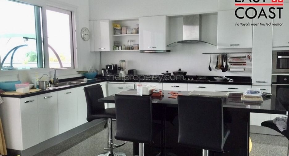 For sale 4 bed house in Sattahip, Chonburi