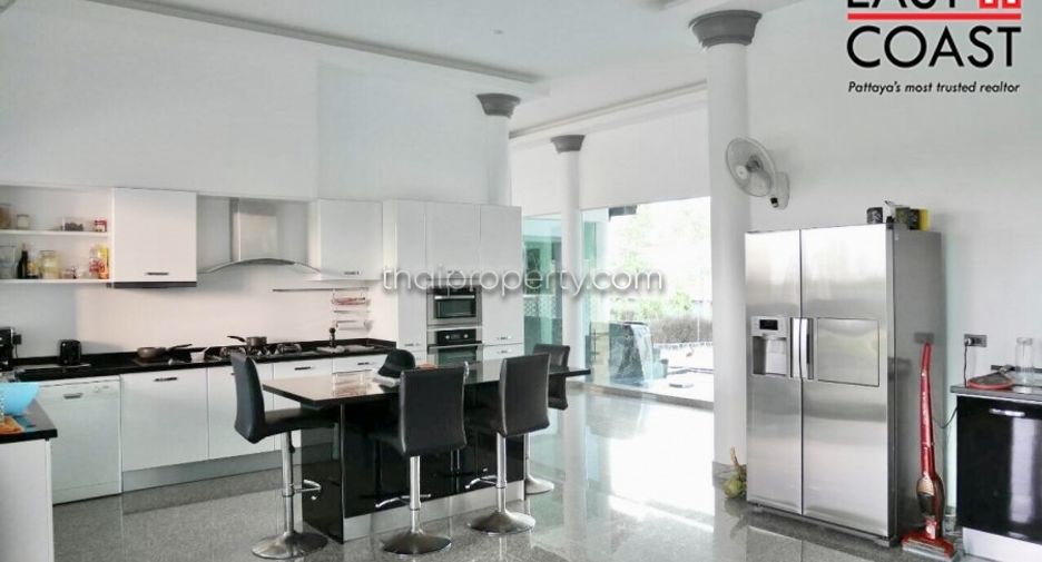 For sale 4 bed house in Sattahip, Chonburi