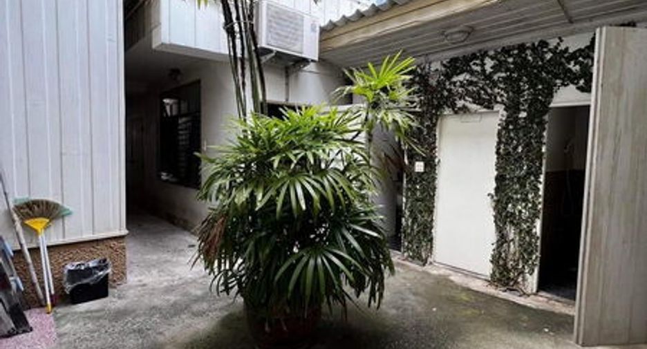 For rent 1 Beds townhouse in Khlong Toei, Bangkok