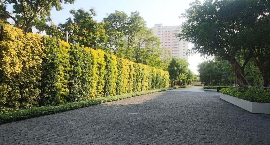For sale 2 bed condo in Khlong San, Bangkok