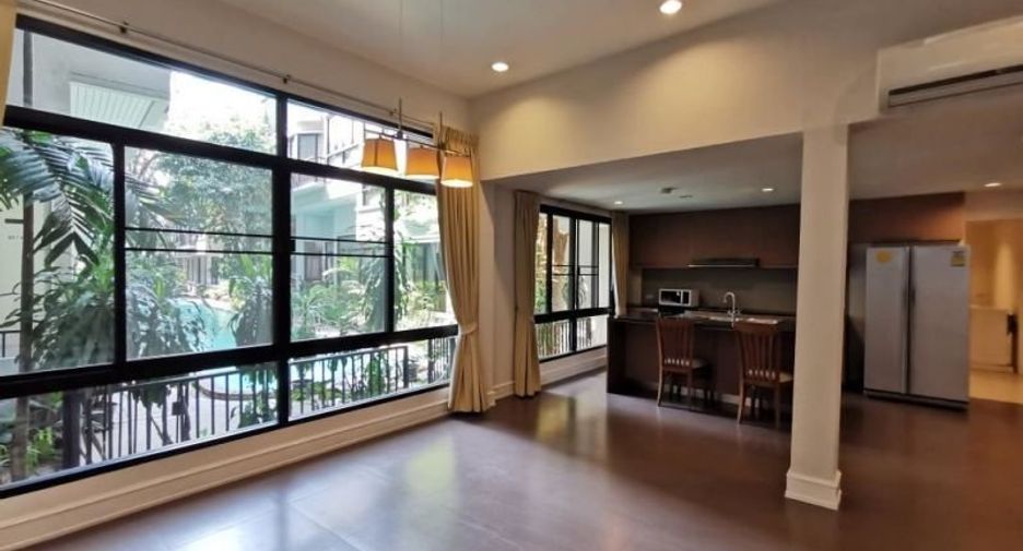 Casa en alquiler de 4 habitaciones en Khlong Toei, Bangkok