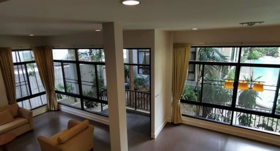 Casa en alquiler de 4 habitaciones en Khlong Toei, Bangkok
