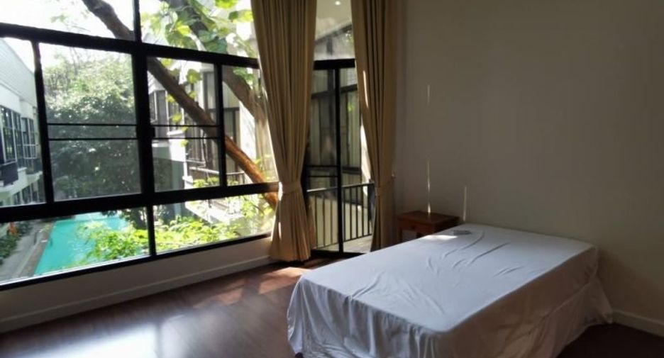 Casa en alquiler de 4 habitaciones en Khlong Toei, Bangkok
