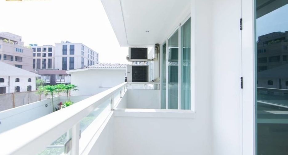 For rent and for sale 2 bedrooms condo in Watthana, Bangkok