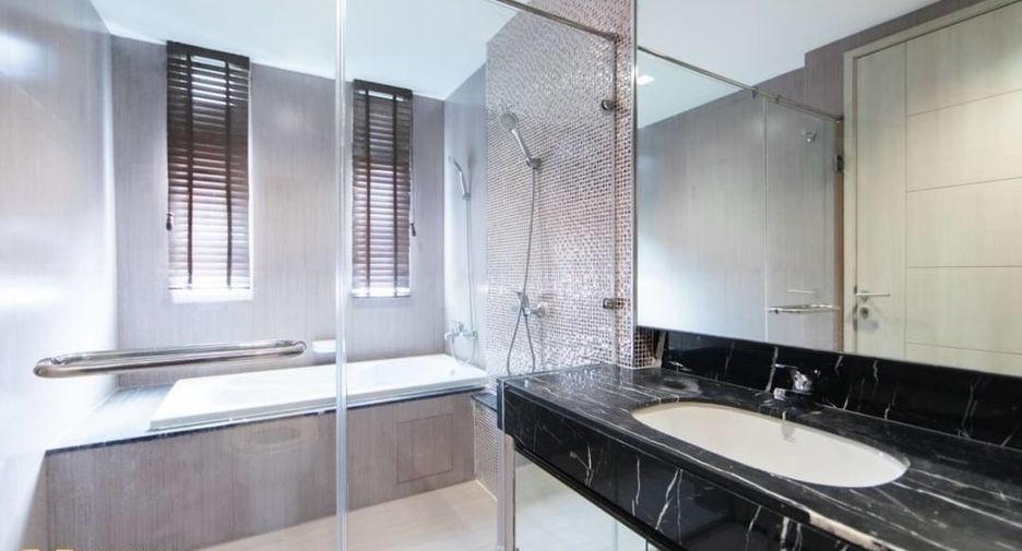 For rent and for sale 2 bedrooms condo in Watthana, Bangkok