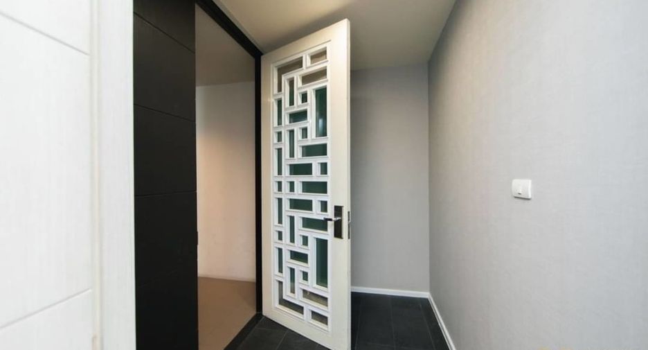 For rent and for sale 2 bedrooms condo in Watthana, Bangkok