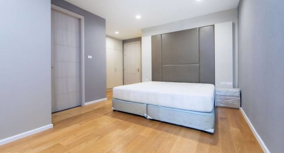 For rent and for sale 2 bedrooms condo in Watthana, Bangkok