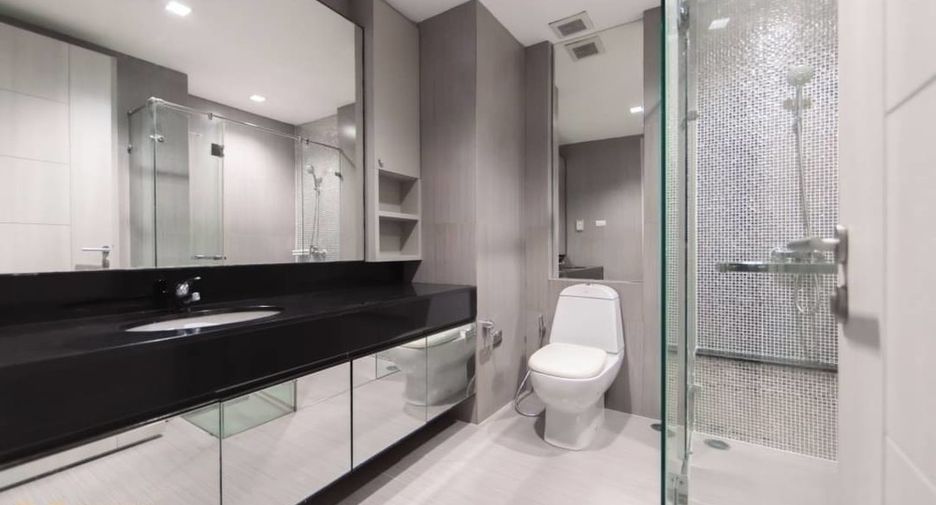 For rent and for sale 2 bedrooms condo in Watthana, Bangkok