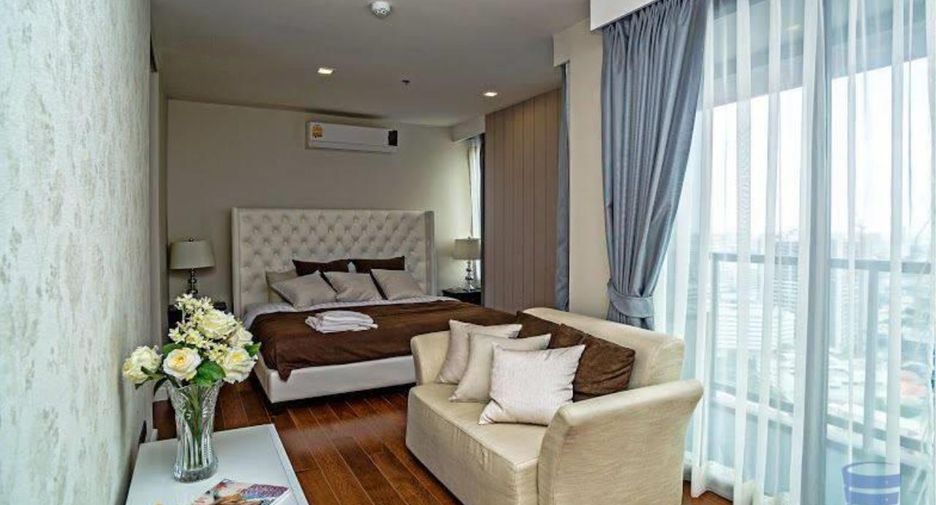 For rent and for sale 2 bed condo in Ratchathewi, Bangkok