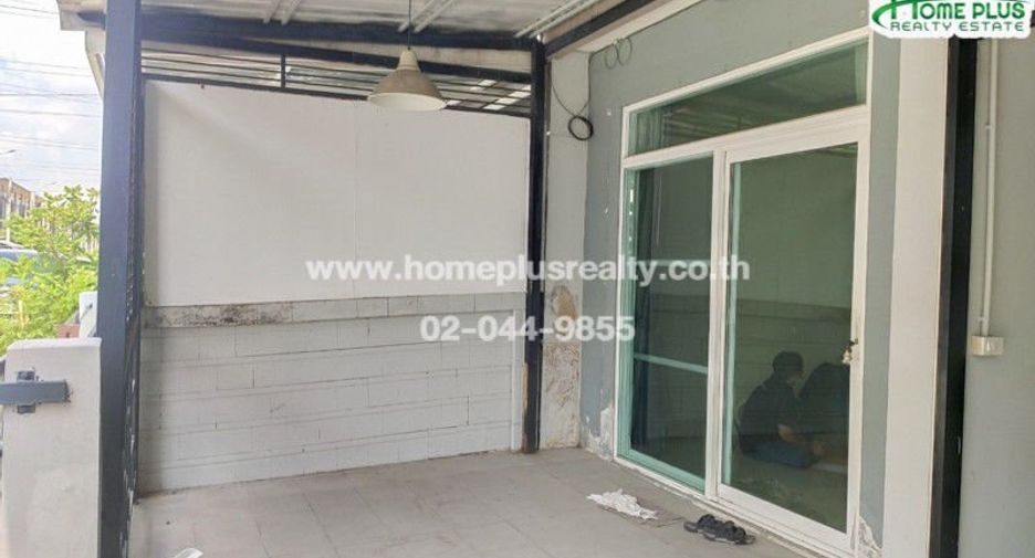 For sale 3 bedrooms townhouse in Saphan Sung, Bangkok