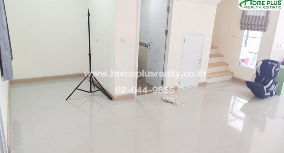 For sale 3 bedrooms townhouse in Saphan Sung, Bangkok
