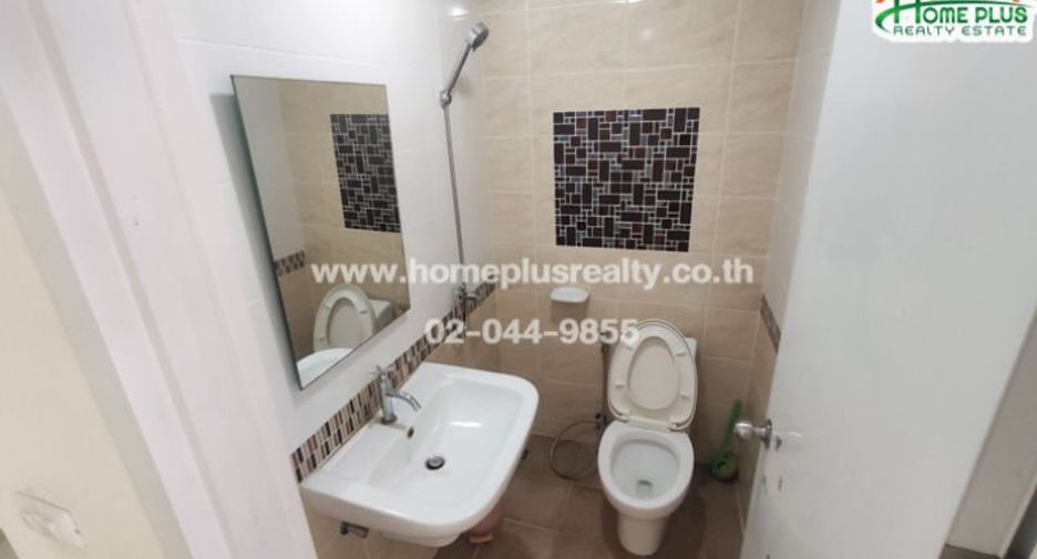 For sale 3 bedrooms townhouse in Saphan Sung, Bangkok