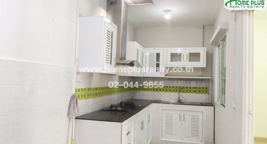 For sale 3 bedrooms townhouse in Saphan Sung, Bangkok