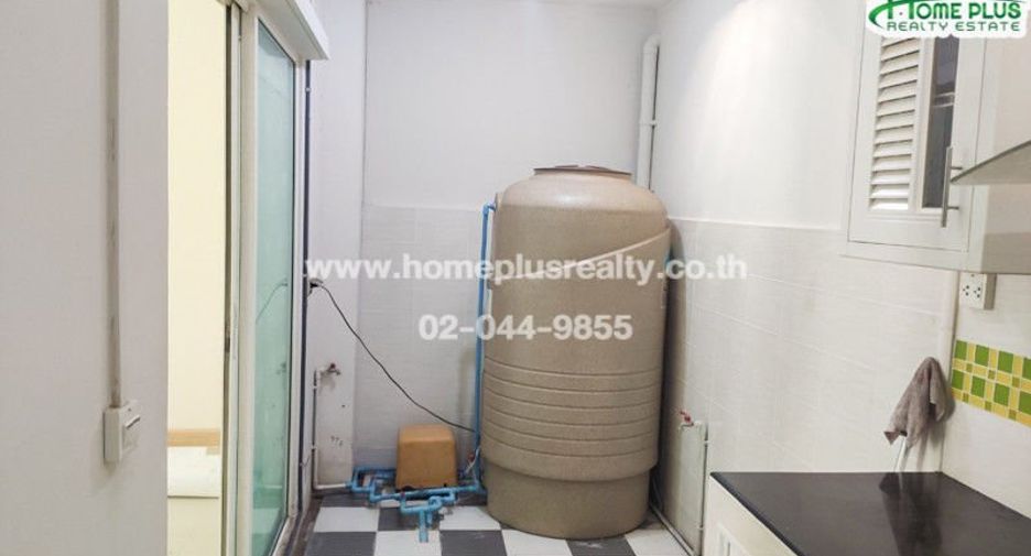 For sale 3 bedrooms townhouse in Saphan Sung, Bangkok