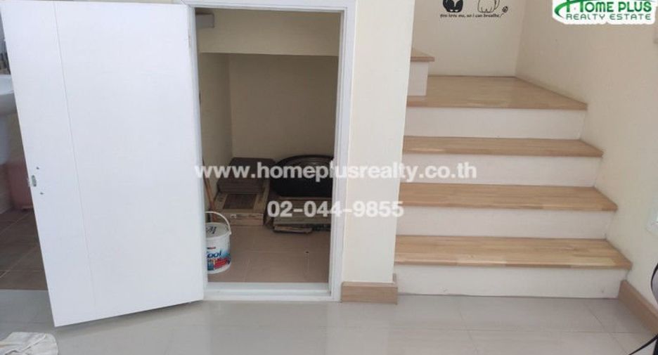 For sale 3 bedrooms townhouse in Saphan Sung, Bangkok