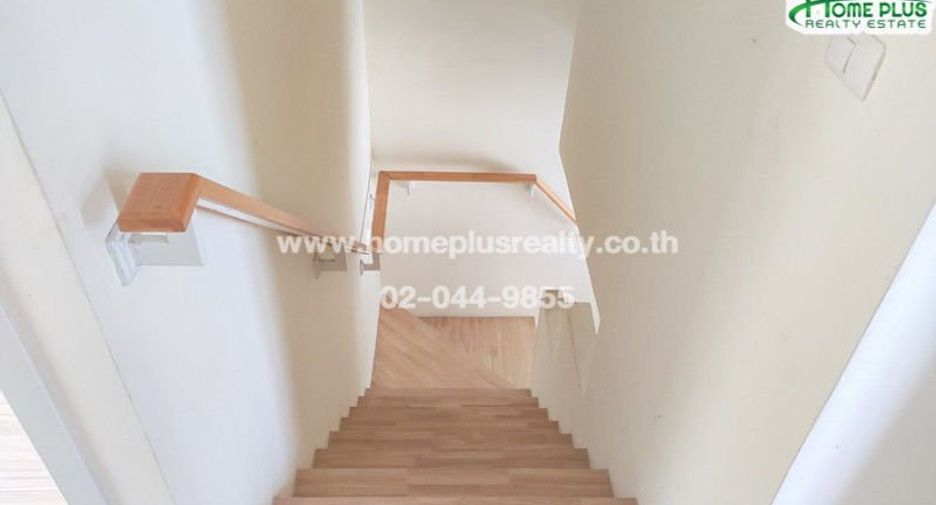 For sale 3 bedrooms townhouse in Saphan Sung, Bangkok