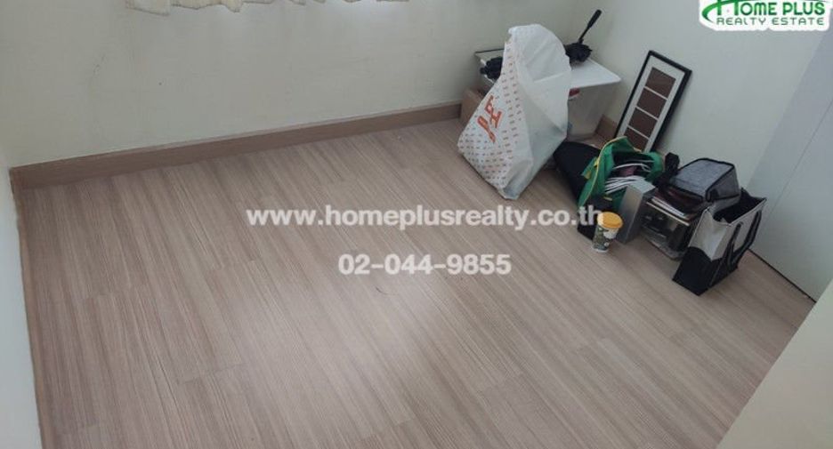 For sale 3 bedrooms townhouse in Saphan Sung, Bangkok