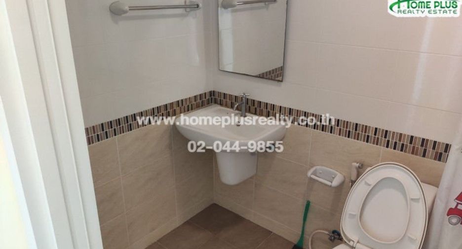 For sale 3 bedrooms townhouse in Saphan Sung, Bangkok